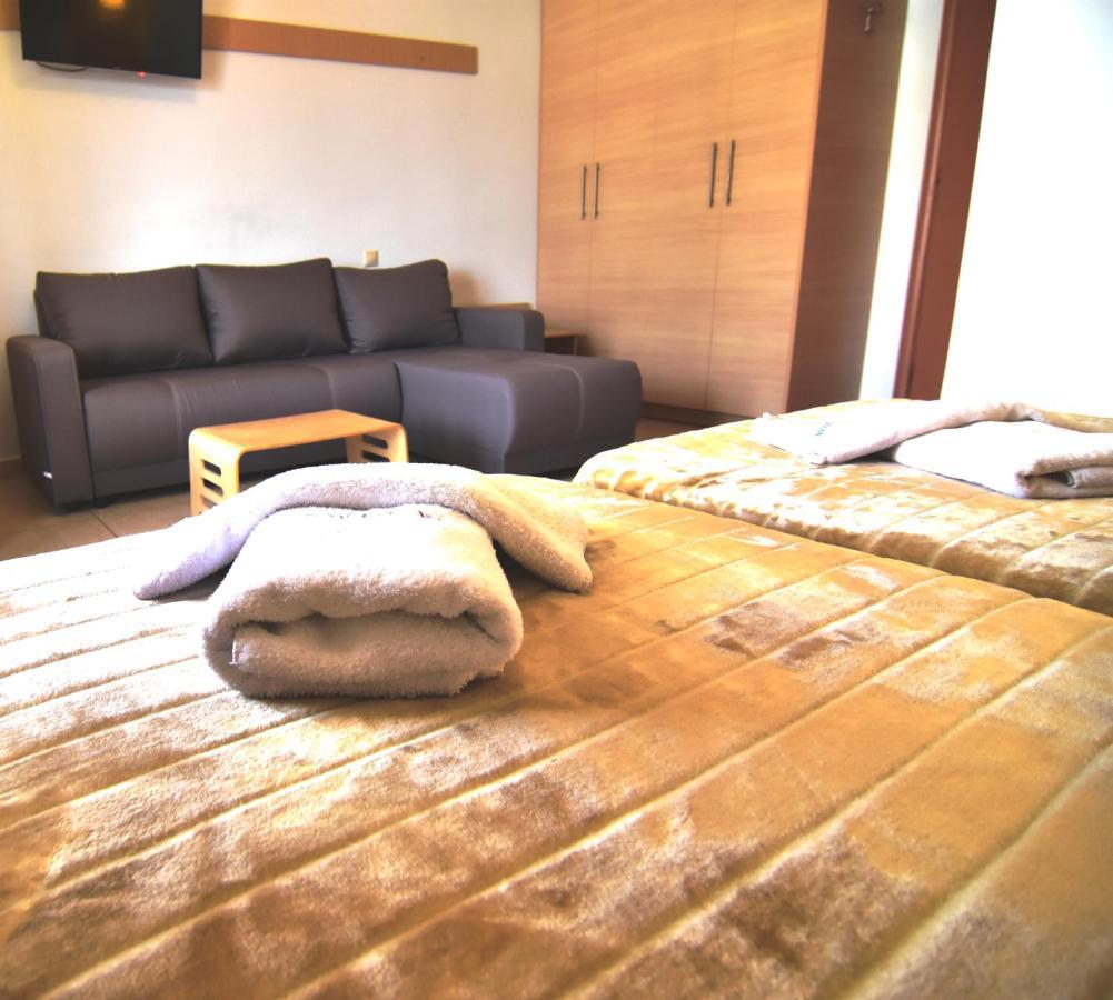 Iridanos Hotel Антикира Екстериор снимка