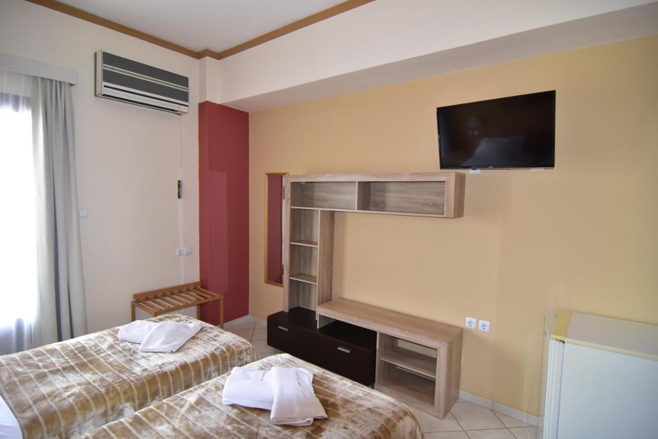 Iridanos Hotel Антикира Екстериор снимка