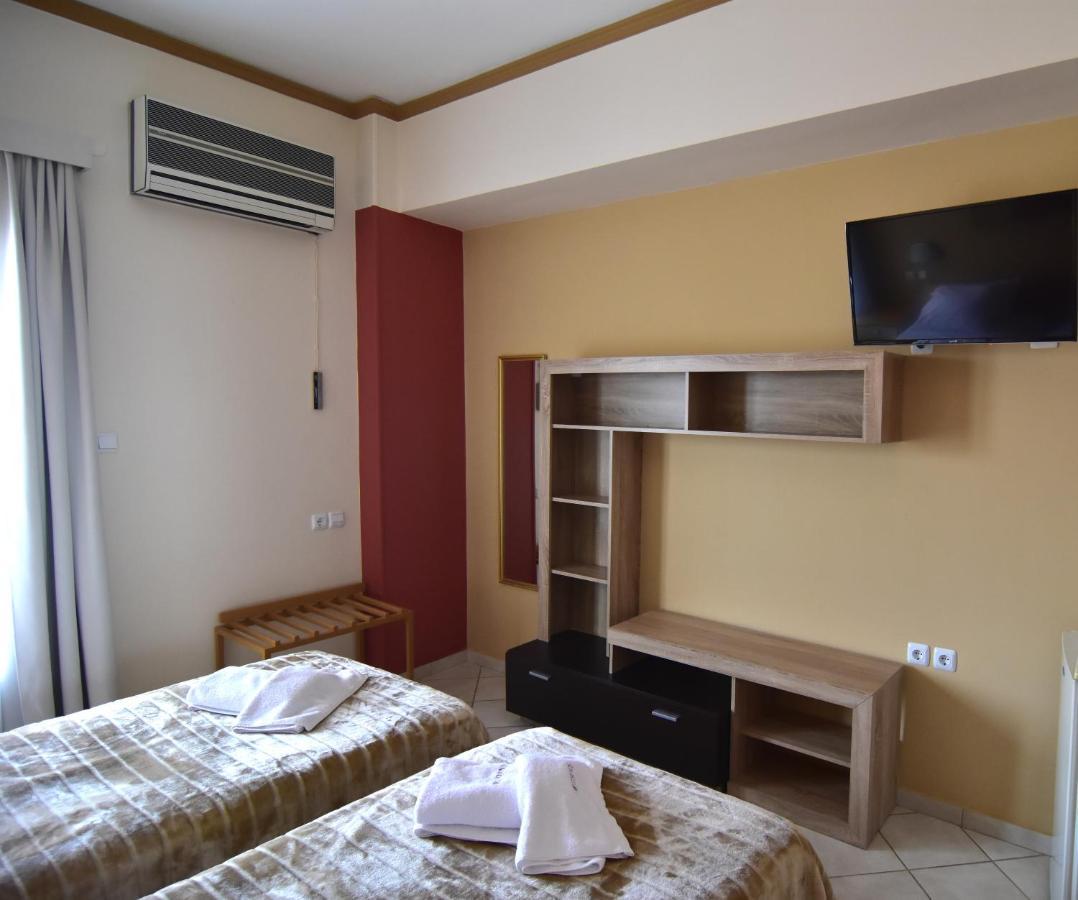 Iridanos Hotel Антикира Екстериор снимка