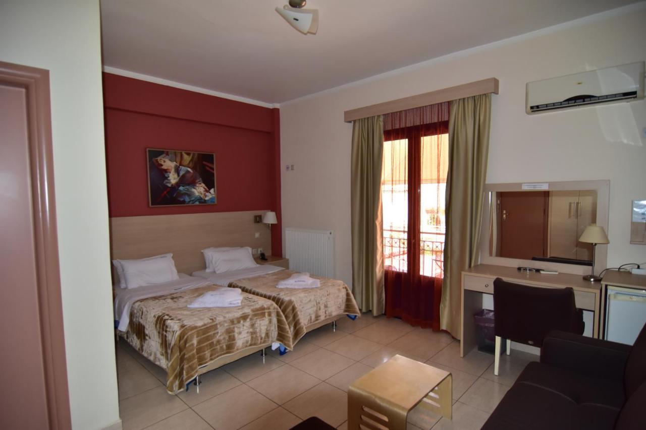 Iridanos Hotel Антикира Екстериор снимка