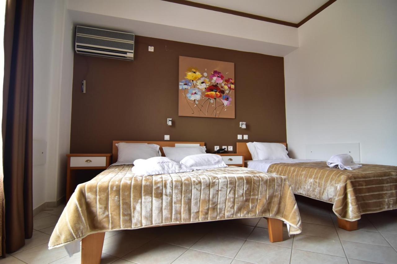 Iridanos Hotel Антикира Екстериор снимка