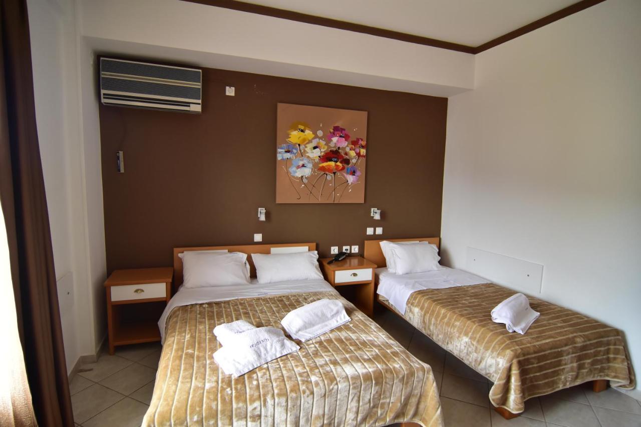 Iridanos Hotel Антикира Екстериор снимка