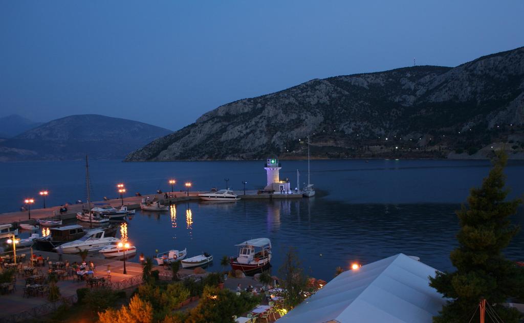 Iridanos Hotel Антикира Екстериор снимка