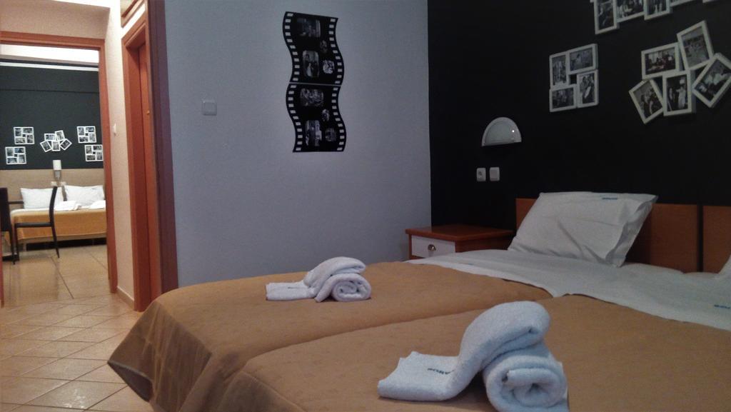 Iridanos Hotel Антикира Екстериор снимка