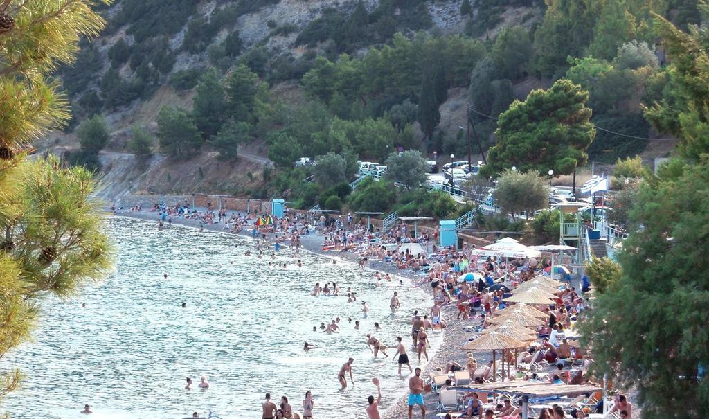 Iridanos Hotel Антикира Екстериор снимка