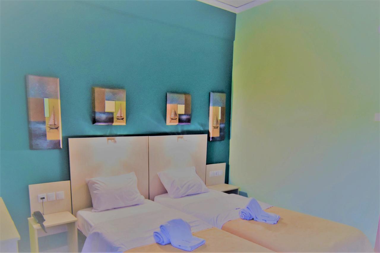 Iridanos Hotel Антикира Екстериор снимка