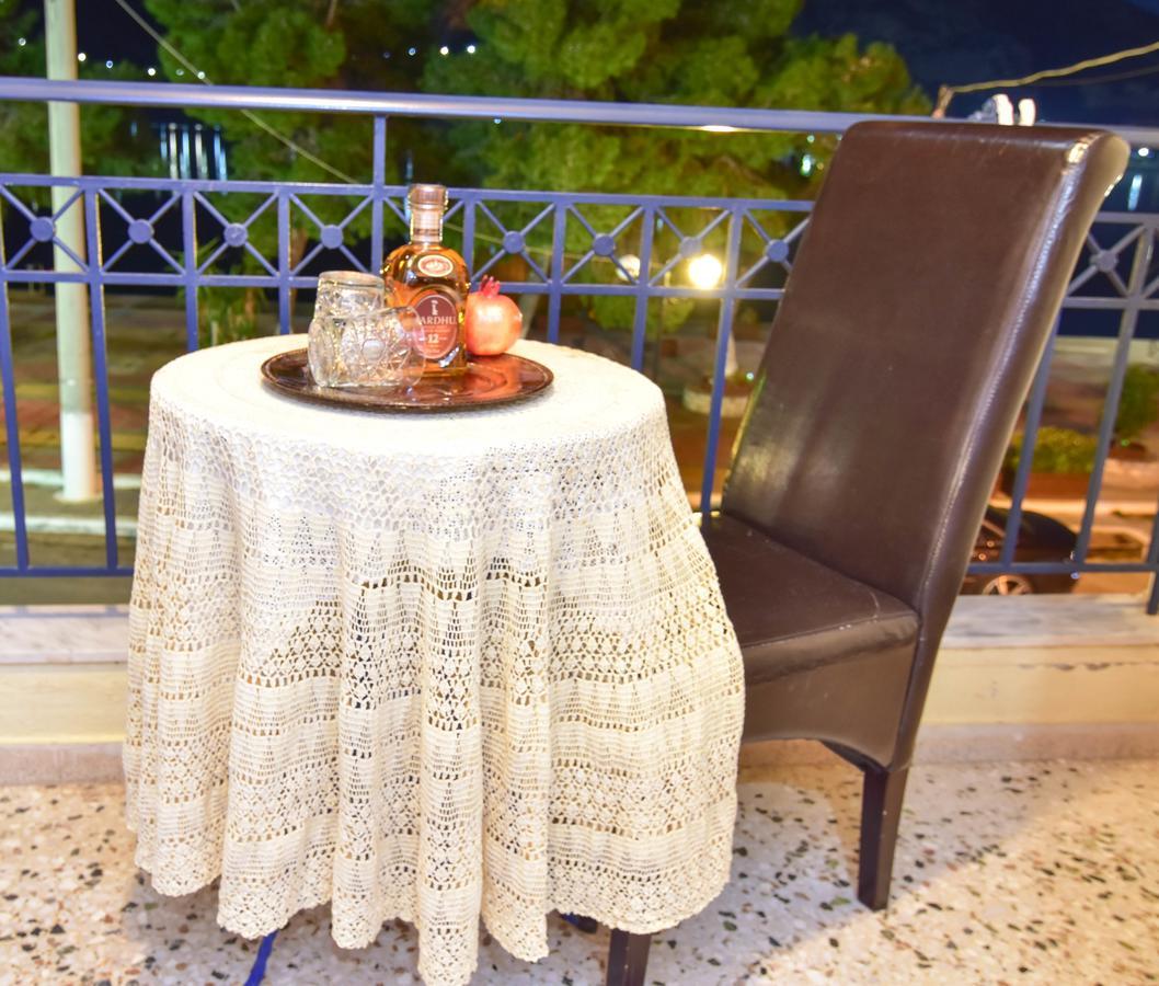 Iridanos Hotel Антикира Екстериор снимка