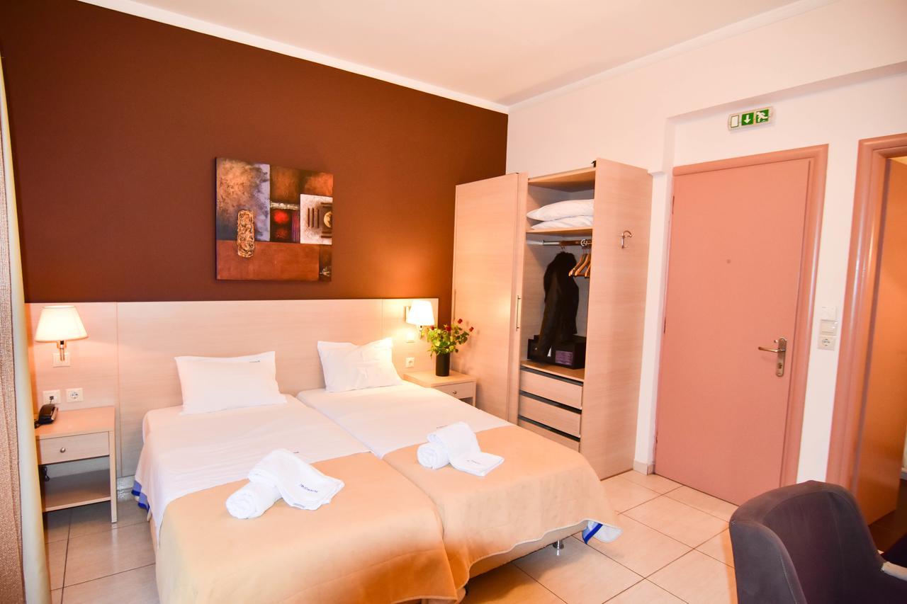 Iridanos Hotel Антикира Екстериор снимка