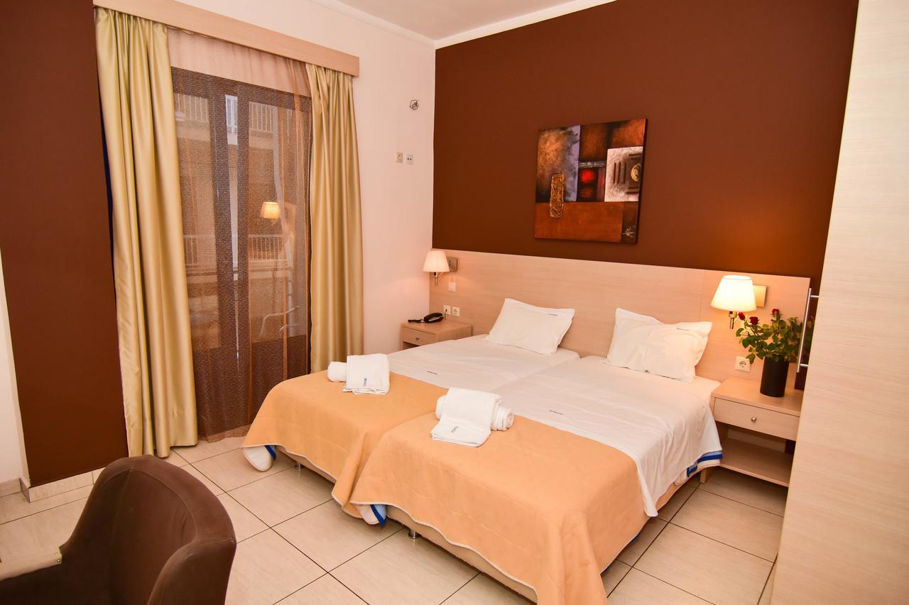Iridanos Hotel Антикира Екстериор снимка