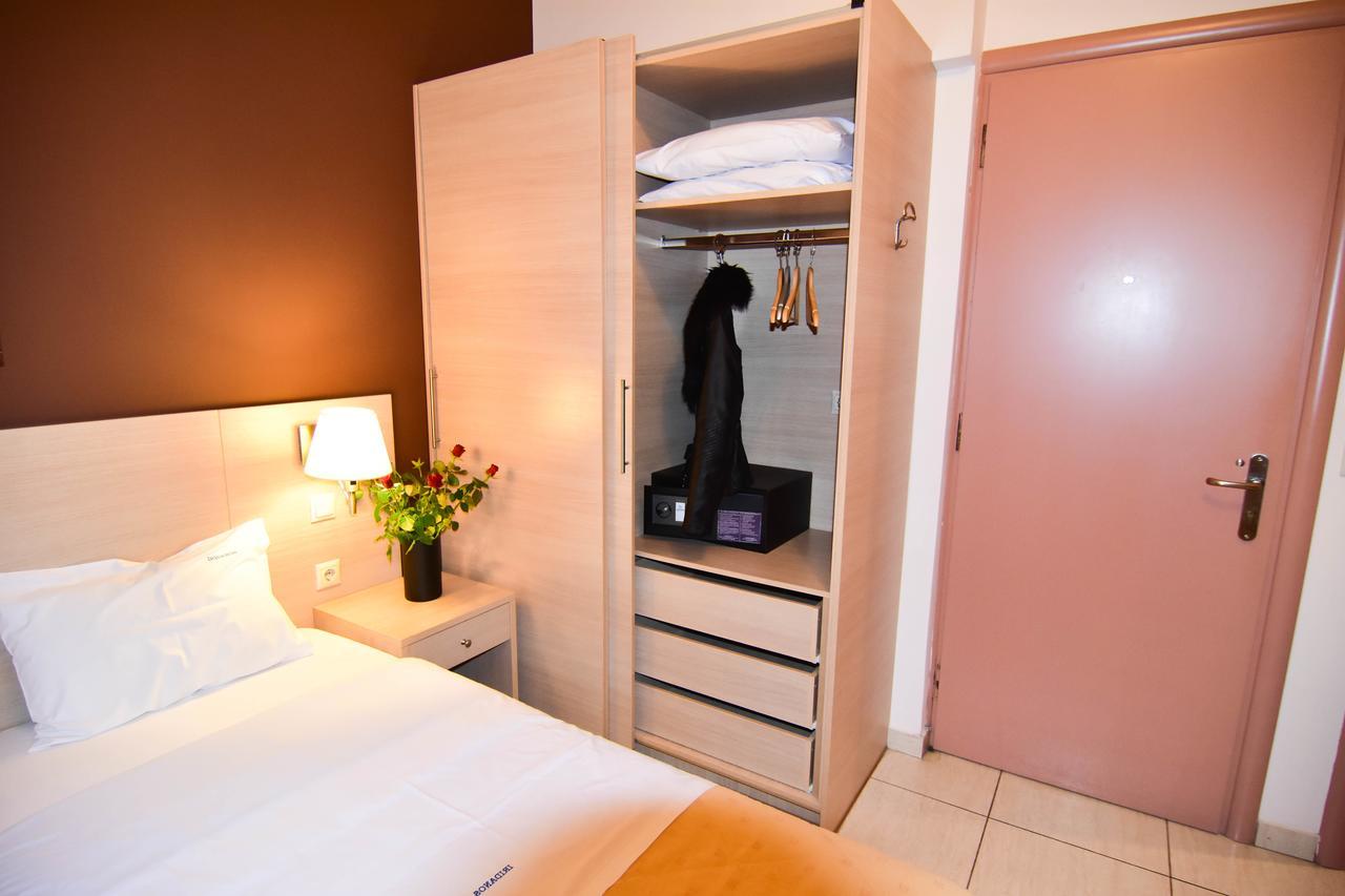 Iridanos Hotel Антикира Екстериор снимка