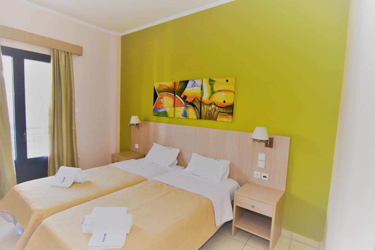 Iridanos Hotel Антикира Екстериор снимка
